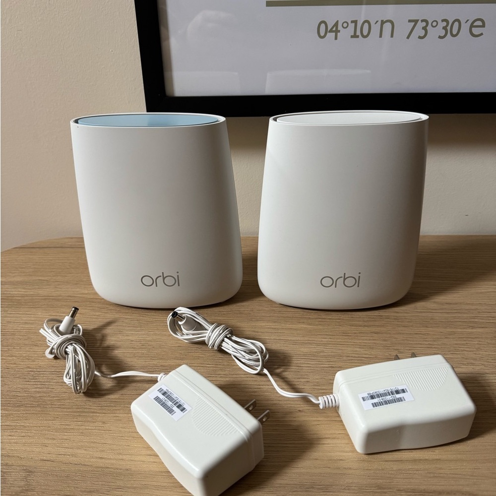 NETGEAR Orbi RBR20 Tri-Band Mesh Wi-Fi Router & RBS20 Satellite with Cables Work